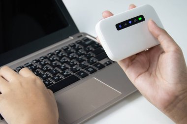 Cep Wifi aygıtlarıyla internete bağlanma kavramı, kablosuz bağlantı