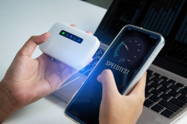 Cep Wifi aygıtlarıyla internete bağlanma kavramı, kablosuz bağlantı