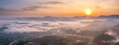 Bac Kan şehri, Vietnam Sabahın erken saatlerinde