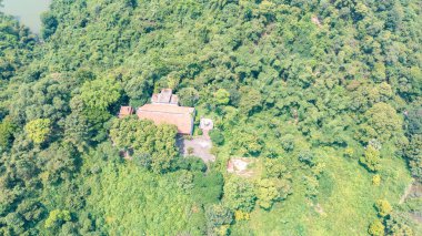 Nui Coc Gölü 'ndeki manzara, Tayland Nguyen, Vietnam. Tayland Nguyen, Vietnam 'daki ünlü park.