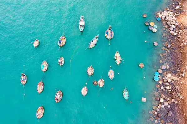 Benim Khe plajım Danang, Vietnam 'da güzel bir plajdır. Gündoğumu Creels 'de (Vietnam' da balıkçı tekneleri). Benim Khe Beach 'im Forbes dergisinin Dünya' daki en güzel 6 plajında..