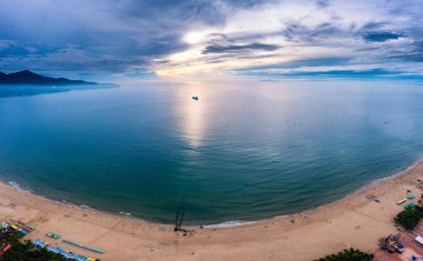 Benim Khe plajım Danang, Vietnam 'da güzel bir plajdır. Benim Khe Beach 'im Forbes dergisinin Dünya' daki en güzel 6 plajında.
