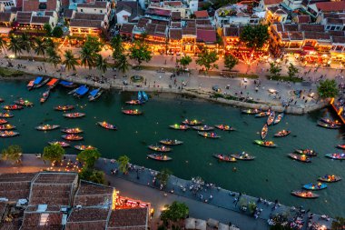 Hoi An şehrinin insansız hava aracı görüntüsü, Vietnam. Antik şehir, UNESCO dünya mirası, Quang Nam bölgesinde. En popüler turistik merkezlerden biri.