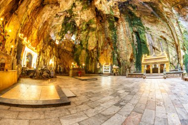 Huyen Khong Budist pagoda mağara Da Nang City, Vietnam mermer dağda. Da Nang orta Vietnam en büyük şehir olduğunu.