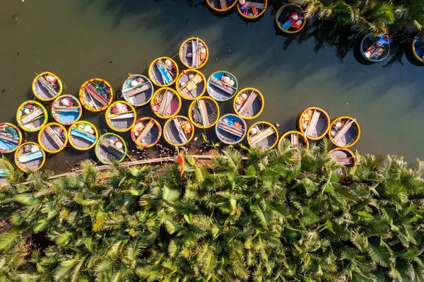 stock image VIEW OF RUNG DUA BAY MAU OR COCONUT WATER ( MANGROVE PALM ) FOREST 7 HECTA IN CAM THANH VILLAGE, HOI AN ANCIENT TOWN, UNESCO WORLD HERITAGE, VIETNAM. HOI AN IS ONE OF THE MOST POPULAR DESTINATIONS