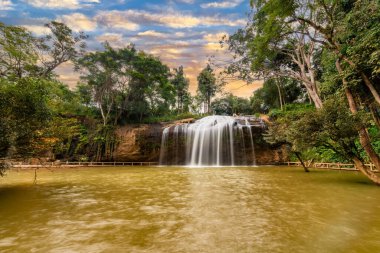 Da Lat, Vietnam 'da bir Milli parkta Prenn Şelalesi