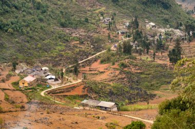 Bahar ve Vietnam 'daki Hmong etnik grubunun barış dolu yaşamı.