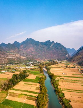 Bahar ve Vietnam 'daki Hmong etnik grubunun barış dolu yaşamı.