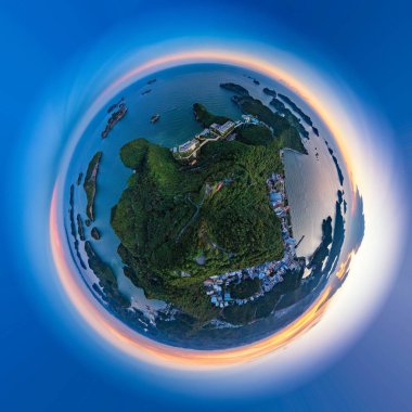 Lan Ha Koyu, UNESCO Dünya Mirası Alanıdır. Kuzey Vietnam 'da çok güzel bir doğa harikasıdır.