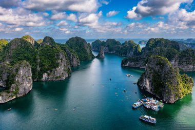 Lan Ha Koyu, UNESCO Dünya Mirası Alanıdır. Kuzey Vietnam 'da çok güzel bir doğa harikasıdır.
