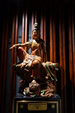 Ba Den dağı turistik bölgesi, Tay Ninh bölgesi, Vietnam. Turistik bölgede eşsiz bir Budist mimarisi var. Alanın en yüksek manzarası aşağıdan çok güzel görünüyor.