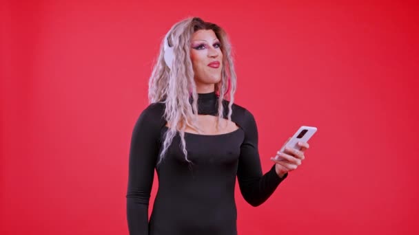 Happy Transgender Person Dressed Drag Queen Make Listening Music Headphones — 비디오