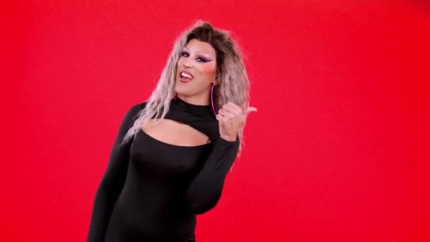 Transgender Person Dressed Drag Queen Smiling Camera Pointing Side Studio — Αρχείο Βίντεο
