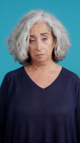 Studio Video Copy Space Blue Background Sad Mature Woman Cry — Stockvideo