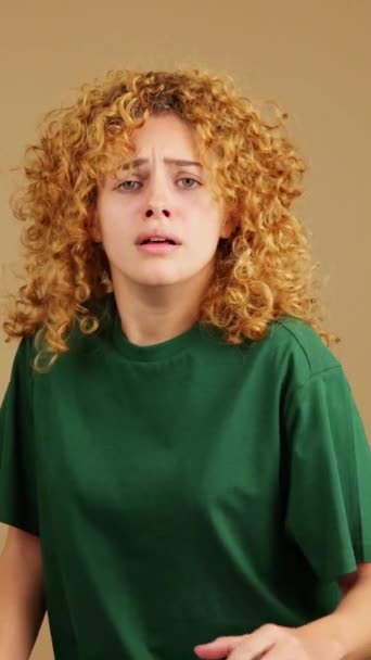 Studio Video Young Woman Curly Hair Gesturing Her Hands Fear — Stock video