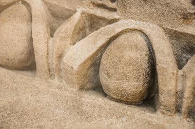 Taşa oyulmuş yumurta ve oklar, antik Roma 'da klasik dekorasyon.