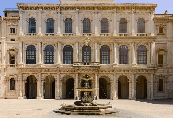 Vista Frontal Fachada Principal Palácio Barberini Roma Fotos De Bancos De Imagens