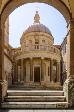 Montorio, Roma 'daki San Pietro Tapınağı, Bramante' nin eseri.