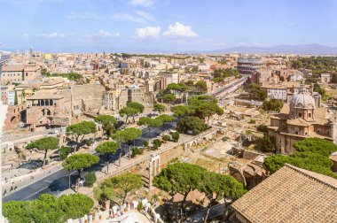 Roma şehrinin havadan panoramik görüntüsü.