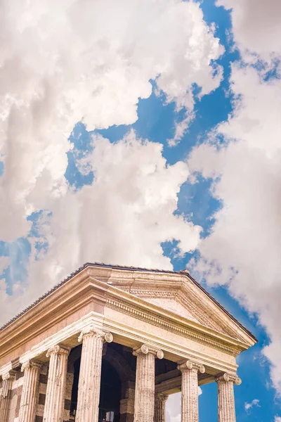 Nice Classic Temple Sky Clouds Background Copy Space — Stock Photo, Image