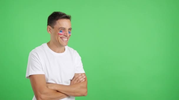 Wideo Studiu Chromą Szczęśliwego Człowieka Flagą Stanów Zjednoczonych Namalowaną Twarzy — Wideo stockowe