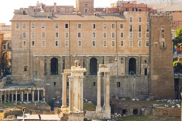 Fachada Tabulário Fórum Romano Com Templos Saturno Vespasiano Primeiro Plano — Fotografia de Stock