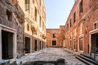 Trajan Market Caddesi manzarası, Trajan Forum 'un yanında.
