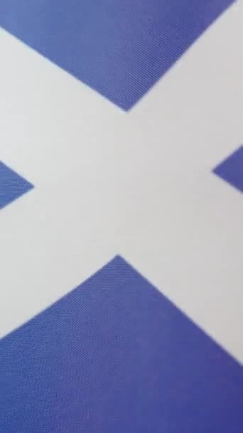 Κάθετη Αργή Κίνηση Βίντεο Στο Στούντιο Της Σκωτίας Σημαία Κυματίζει — Αρχείο Βίντεο
