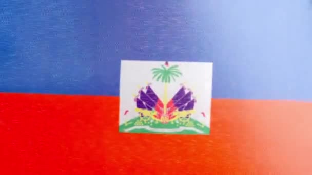 Vídeo Cámara Lenta Estudio Una Bandera Nacional Haitiana Ondeando Por — Vídeos de Stock
