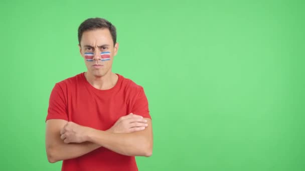 Video Studiu Chromou Důstojného Seriózního Muže Costa Rican Vlajkou Namalované — Stock video