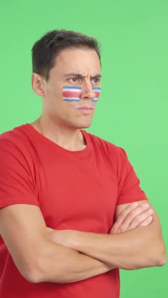 Vídeo Estúdio Com Croma Homem Com Bandeira Costa Riquenha Pintado — Vídeo de Stock