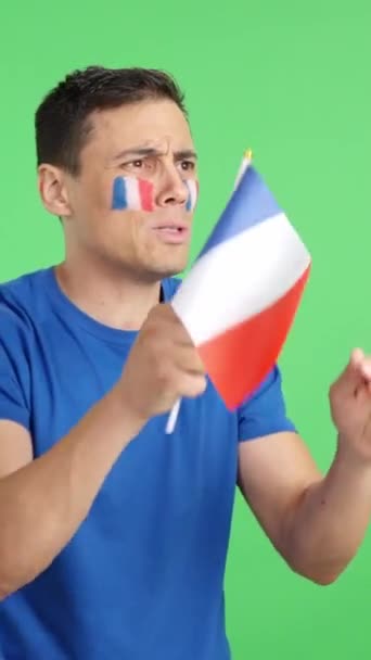 Vídeo Estúdio Com Croma Apoiante Francês Nervoso Durante Uma Partida — Vídeo de Stock