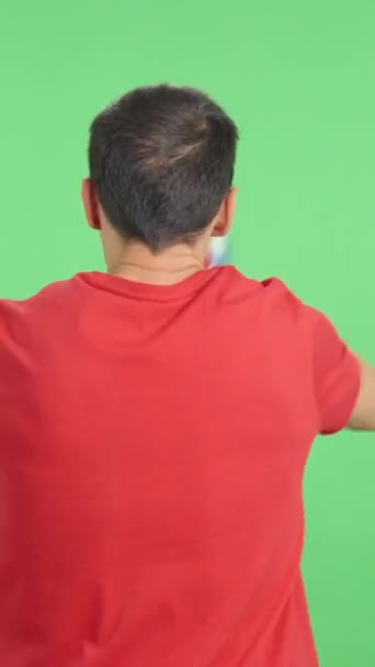 Video Estudio Con Croma Vista Trasera Hombre Ondeando Banderín Costarricense — Vídeo de stock