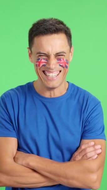 Video Studio Chroma Man Standing British Flag Painted Face Smiling — Stock Video