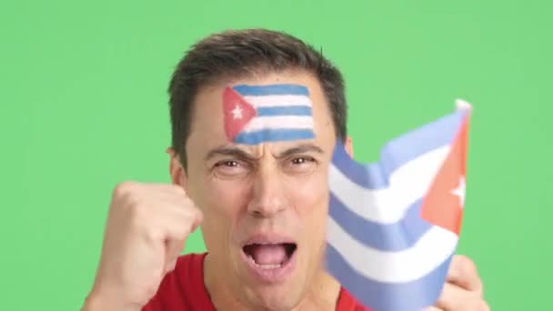 Stüdyoda Küba Bayrağını Taşıyan Küba Takımını Destekleyen Bir Adamın Krom — Stok video