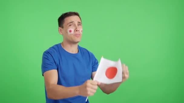 Wideo Studiu Chromą Nerwowego Człowieka Dopingującego Japonię Podczas Ekscytującego Meczu — Wideo stockowe