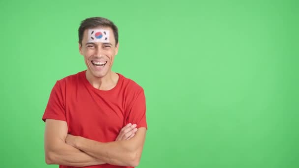 Video Estudio Con Croma Hombre Pie Con Bandera Corea Del — Vídeos de Stock