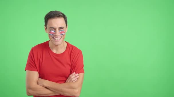 Βίντεο Στούντιο Chroma Ενός Άνδρα Στέκεται Costa Rican Σημαία Ζωγραφισμένα — Αρχείο Βίντεο