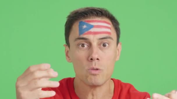 Man Met Puerto Rican Nationale Vlag Boos Een Scheidsrechter — Stockvideo
