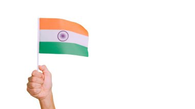 Rüzgarın el ele tutuşan bir Kızılderili flamasını salladığı fotoğraf.