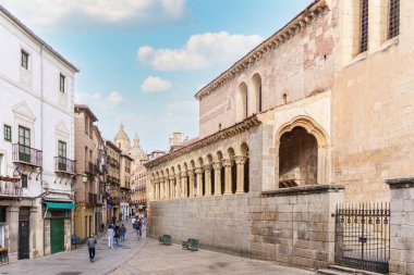 İspanya, Segovia 'daki San Martin Romanesk Kilisesi