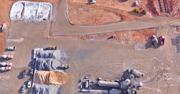 建設現場で大型クレーンを稼働させる高層のパノラマ装置 — ストック動画