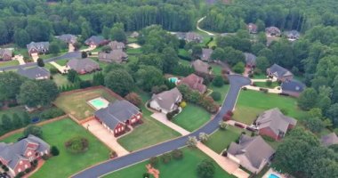 Güney Carolina 'da, küçük taşralı Amerikan evlerinin çatıları olan küçük bir köy görebilirsiniz.