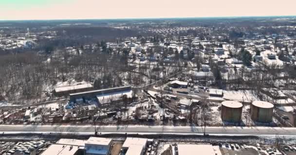 Μια Μικρή Αμερικανική Πόλη Στην Πενσυλβάνια Έχει Συγκρότημα Κατοικιών Χιονισμένο — Αρχείο Βίντεο