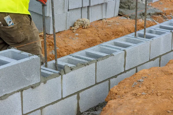 Putting Second Row Cement Blocks Bricklayer Construction Worker Construction Site — Stock Photo, Image