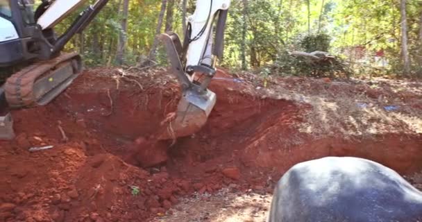 Cubo Excavadora Orugas Excavación Tierra Durante Las Obras Movimiento Tierras — Vídeo de stock