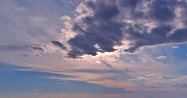 Západ Slunce Obloha Nad Mraky Úžasný Západ Slunce Dramatickým Osvětlením — Stock video