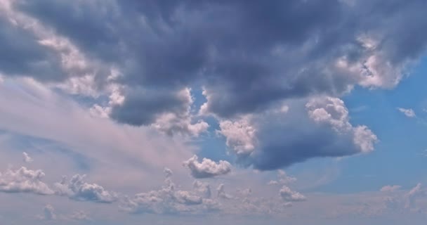 Cielo Atardecer Tiene Una Luz Dramática Increíble Por Encima Las — Vídeo de stock