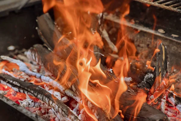 Brennholzverbrennung Ende Des Lagerfeuers Vor Dem Grillen Grill — Stockfoto