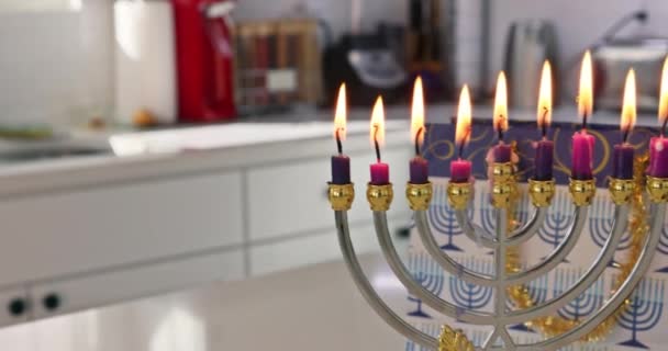 Tradição Judaica Hanukkah Celebração Família Feriado Religioso Símbolos Iluminação Hanukkiah — Vídeo de Stock